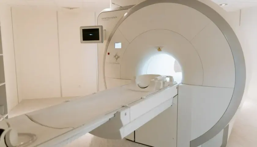 Skutki uboczne tomografii komputerowej: promieniowanie, reakcje i ryzyko zdrowotne