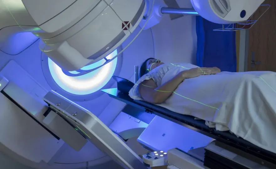 Skutki uboczne po radioterapii raka sutka: objawy, przyczyny i pomoc.