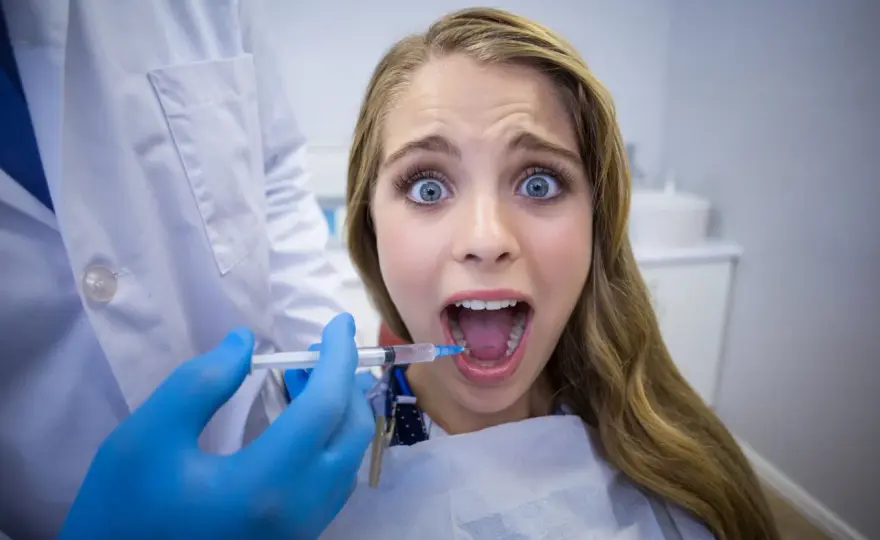 Skutki uboczne znieczulenia zęba – czego się obawiać przed wizytą u dentysty?